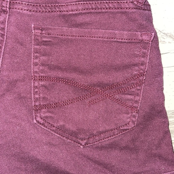 Aeropostale high waisted midi burgundy shorts 00 - Picture 8 of 8